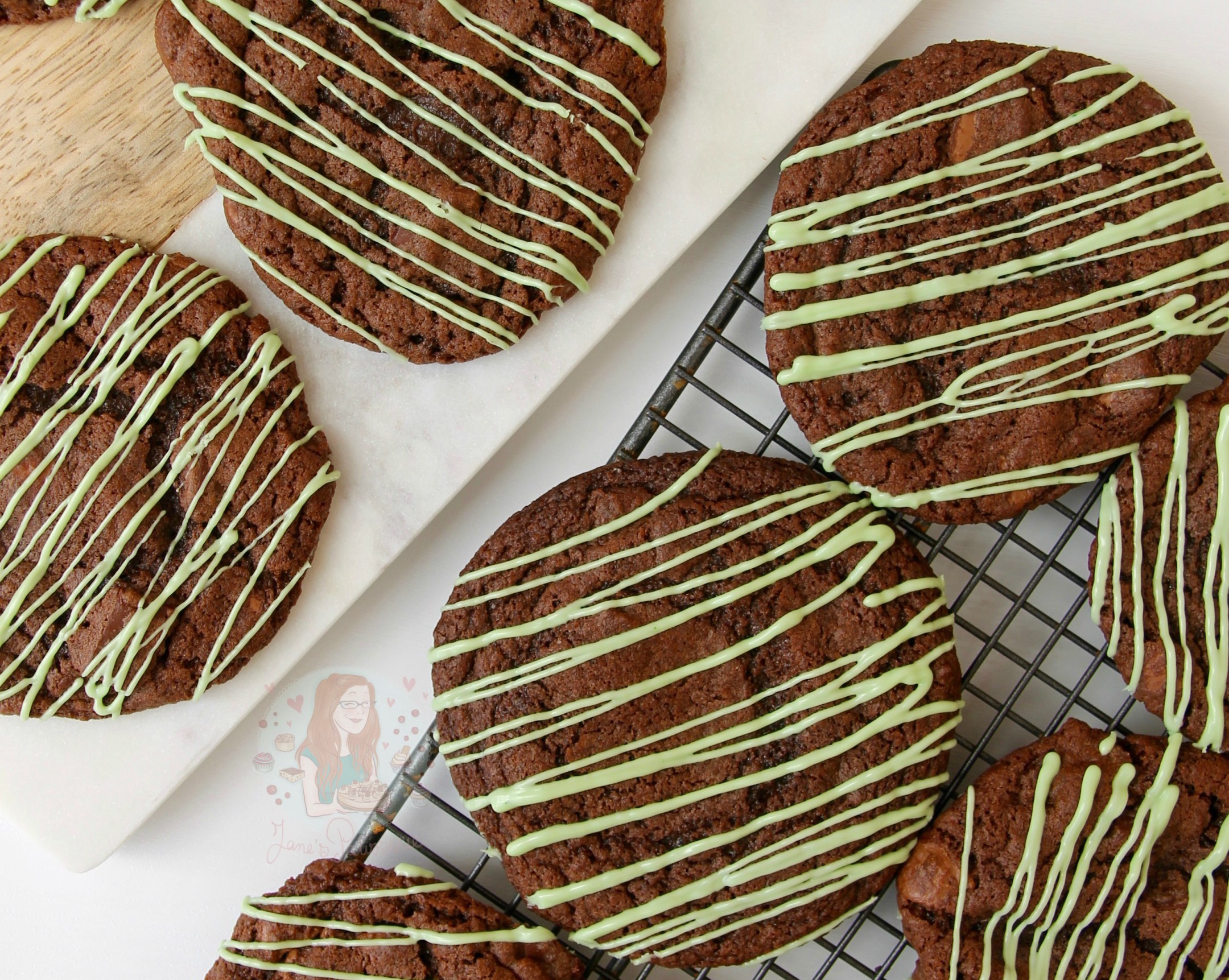 MINT CHOCOLATE CHIP COOKIES!