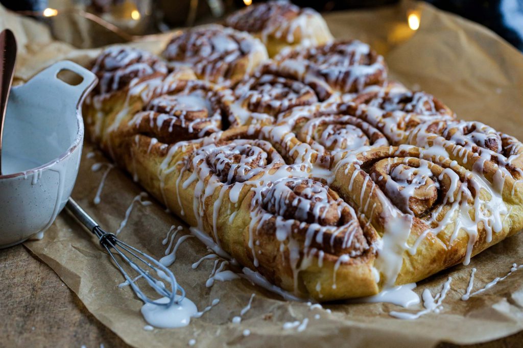 pumpkin spice cinnamon rolls - foodie flavours